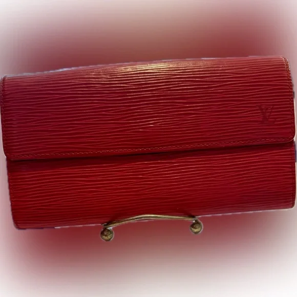 LOUIS VUITTON EPI LONG WALLET - Picture 8 of 17